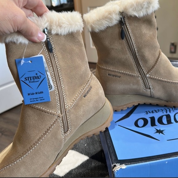 Studio Brilliant Tan Waterproof & Insulated Leather Boots - Picture 10 of 13